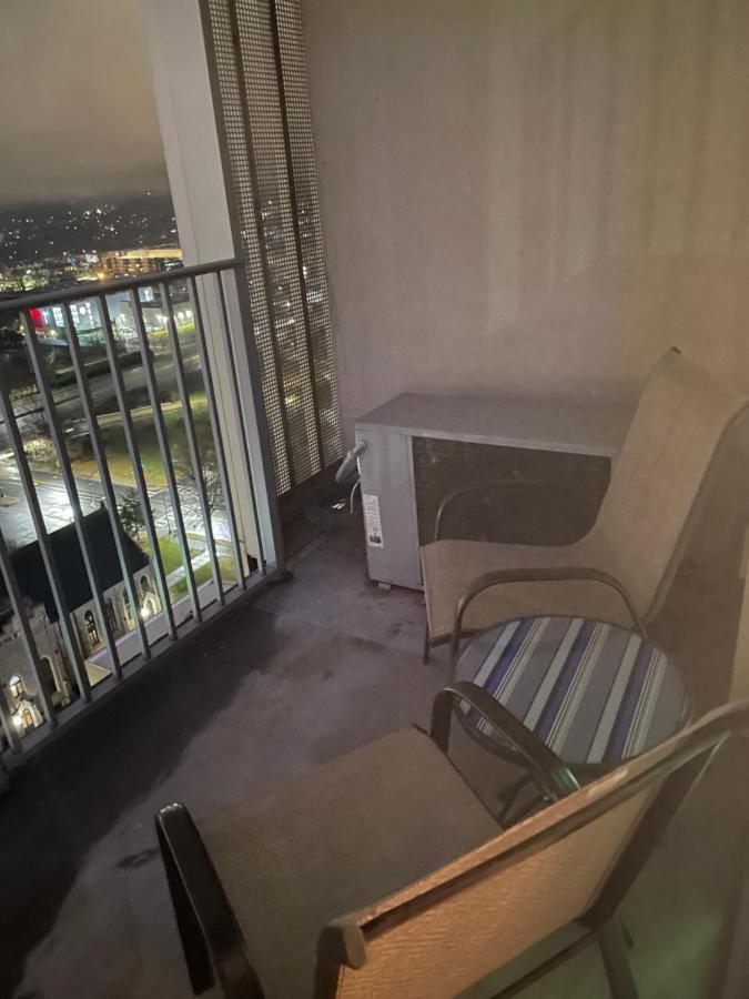 Apartamento Luxurious 1br Uptown Highrise/ Balcony With View! *