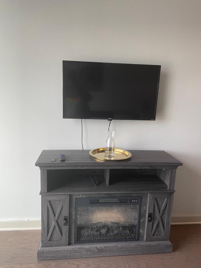 Apartamento Luxurious 1br Uptown Highrise/ Balcony With View! *
